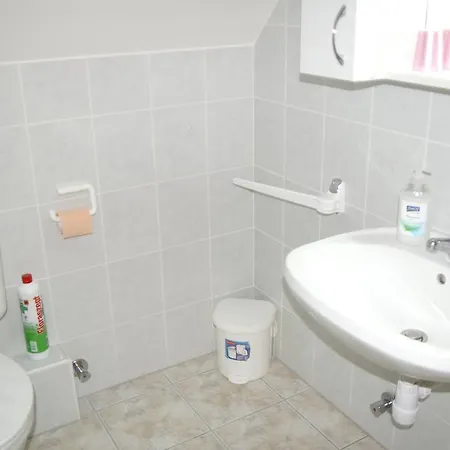 Familia 100/7 Balatonmáriafürdő