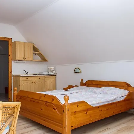 Familia 100/7 * Balatonmáriafürdő