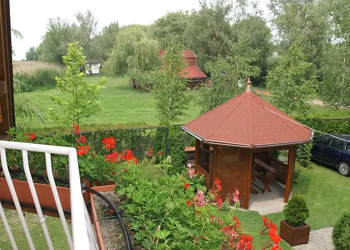 Familia 100/7 Balatonmáriafürdő