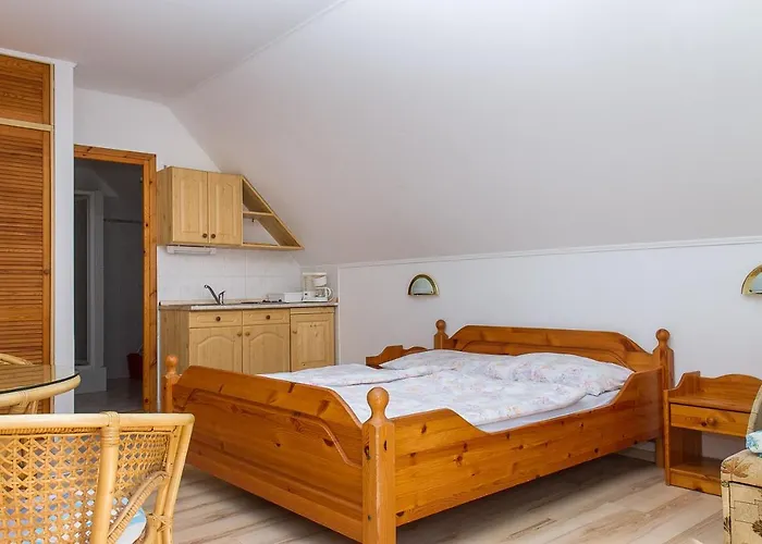 Familia 100/7 * Balatonmáriafürdő